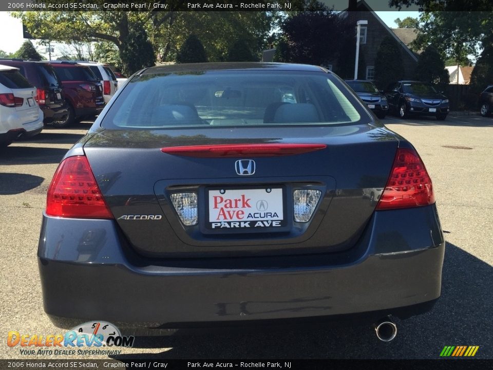 2006 Honda Accord SE Sedan Graphite Pearl / Gray Photo #4