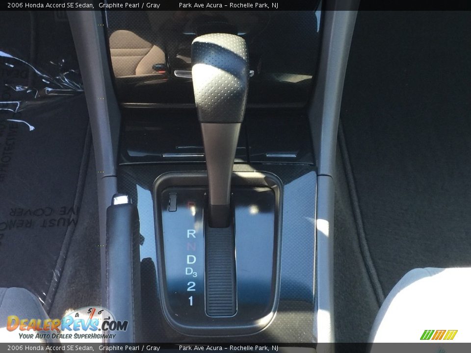 2006 Honda Accord SE Sedan Graphite Pearl / Gray Photo #16