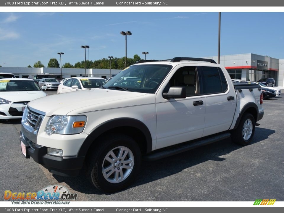 Front 3/4 View of 2008 Ford Explorer Sport Trac XLT Photo #7