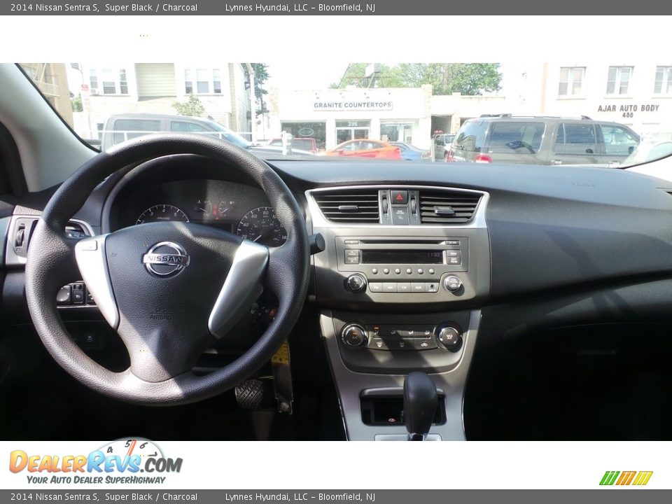 2014 Nissan Sentra S Super Black / Charcoal Photo #10