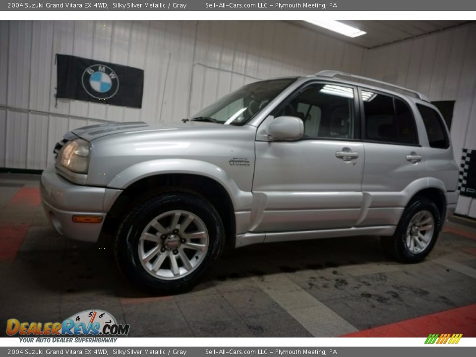 2004 Suzuki Grand Vitara EX 4WD Silky Silver Metallic / Gray Photo #2