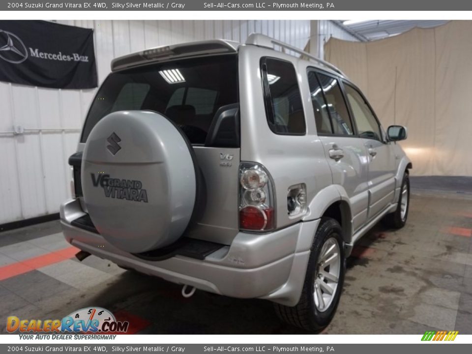 2004 Suzuki Grand Vitara EX 4WD Silky Silver Metallic / Gray Photo #8