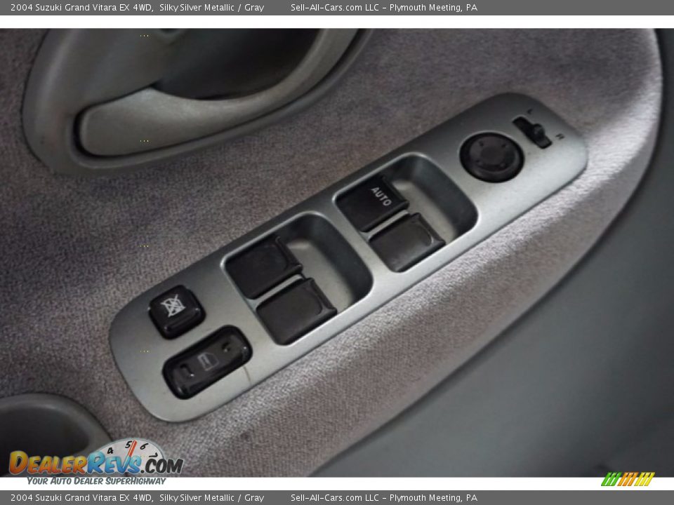 2004 Suzuki Grand Vitara EX 4WD Silky Silver Metallic / Gray Photo #13