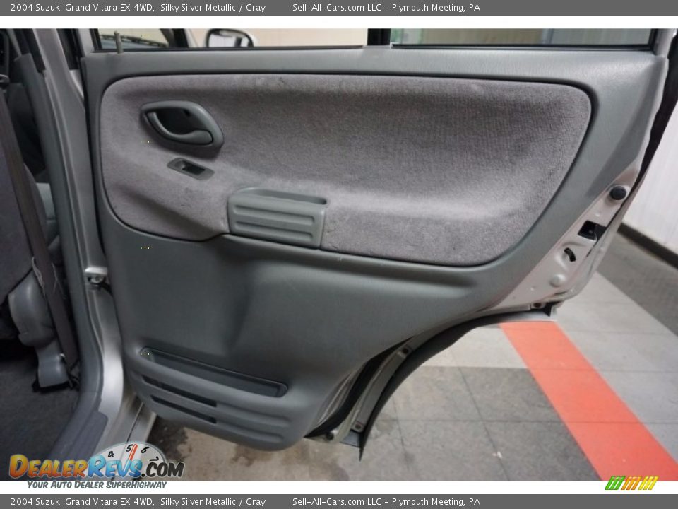 2004 Suzuki Grand Vitara EX 4WD Silky Silver Metallic / Gray Photo #16