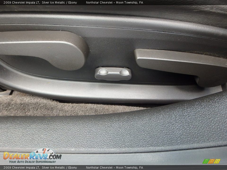 2009 Chevrolet Impala LT Silver Ice Metallic / Ebony Photo #25