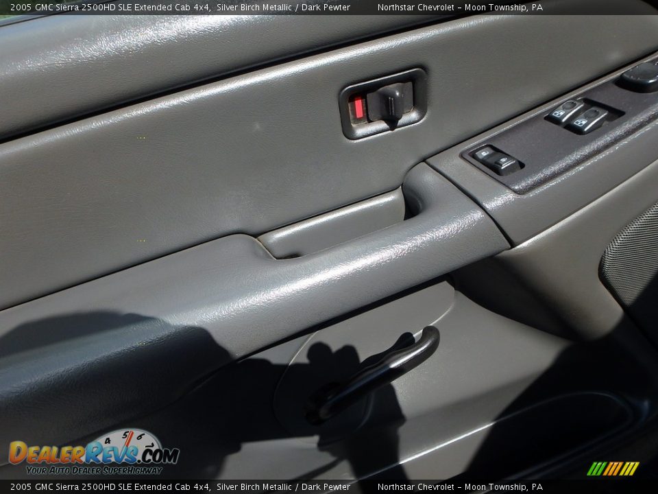 2005 GMC Sierra 2500HD SLE Extended Cab 4x4 Silver Birch Metallic / Dark Pewter Photo #11