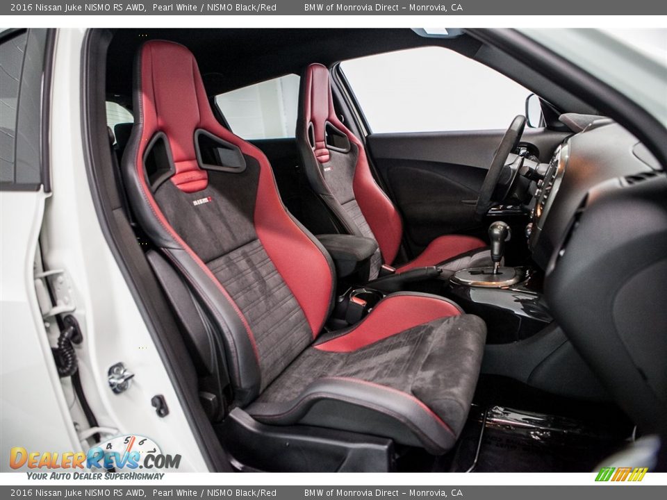 Front Seat of 2016 Nissan Juke NISMO RS AWD Photo #13