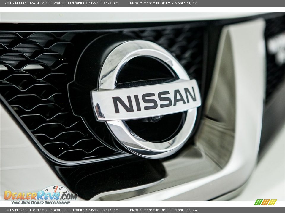 2016 Nissan Juke NISMO RS AWD Pearl White / NISMO Black/Red Photo #29