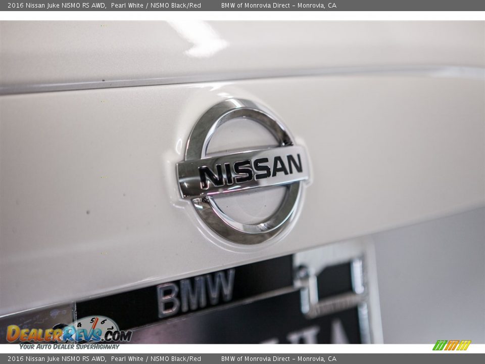 2016 Nissan Juke NISMO RS AWD Pearl White / NISMO Black/Red Photo #31