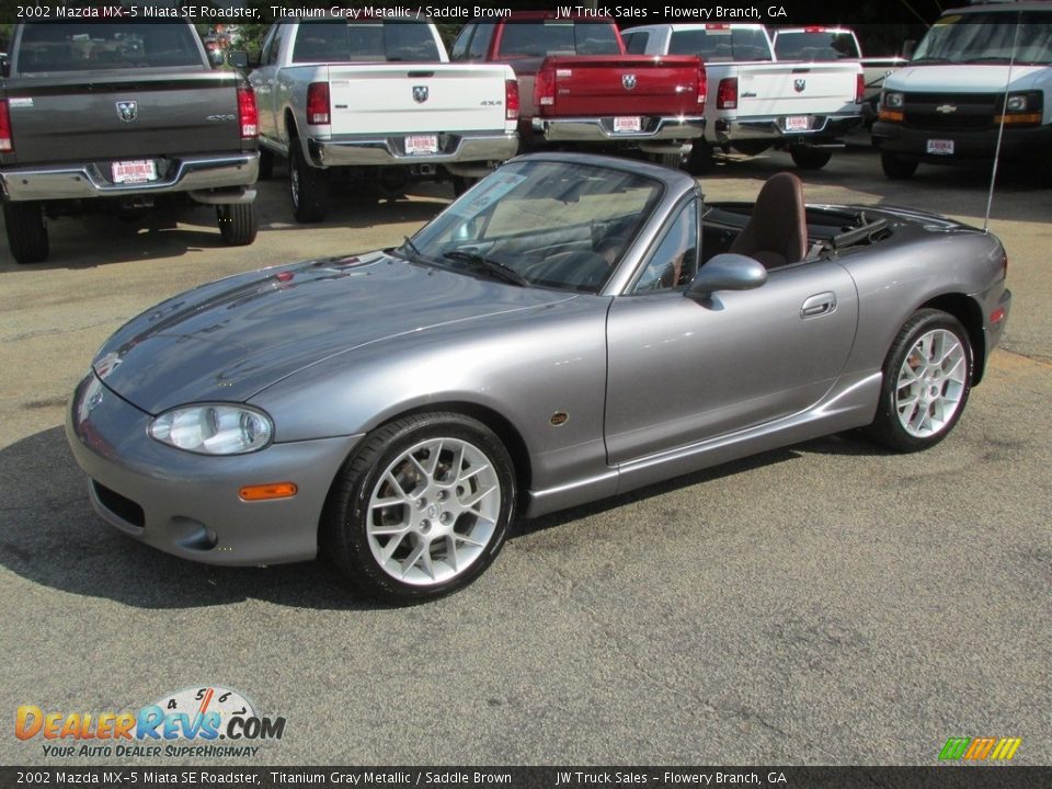 Front 3/4 View of 2002 Mazda MX-5 Miata SE Roadster Photo #12