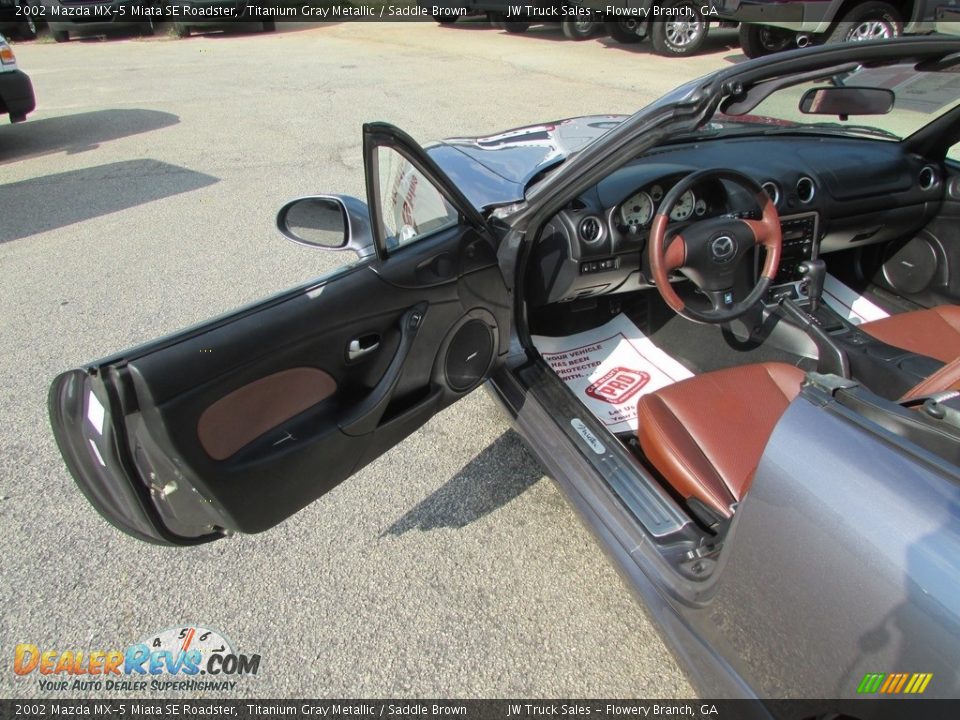 2002 Mazda MX-5 Miata SE Roadster Titanium Gray Metallic / Saddle Brown Photo #17