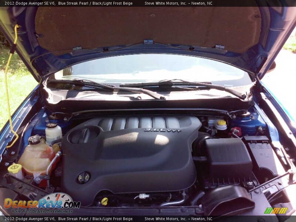2012 Dodge Avenger SE V6 Blue Streak Pearl / Black/Light Frost Beige Photo #22