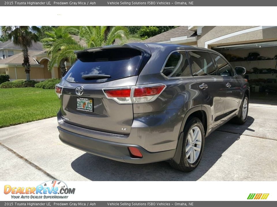 2015 Toyota Highlander LE Predawn Gray Mica / Ash Photo #4