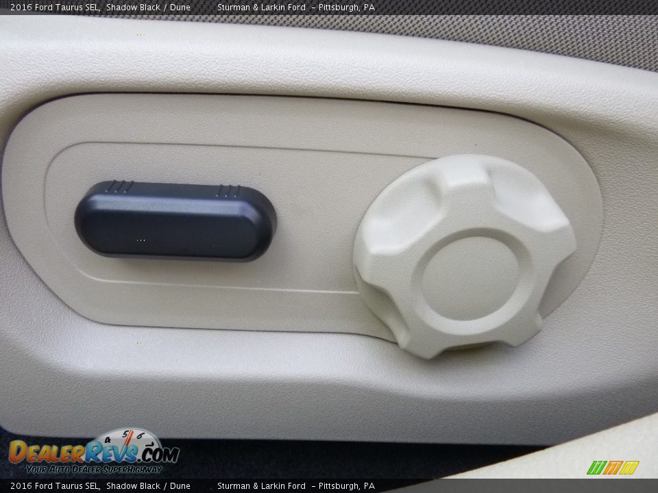 2016 Ford Taurus SEL Shadow Black / Dune Photo #11