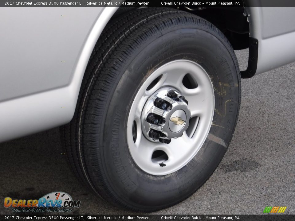 2017 Chevrolet Express 3500 Passenger LT Silver Ice Metallic / Medium Pewter Photo #3