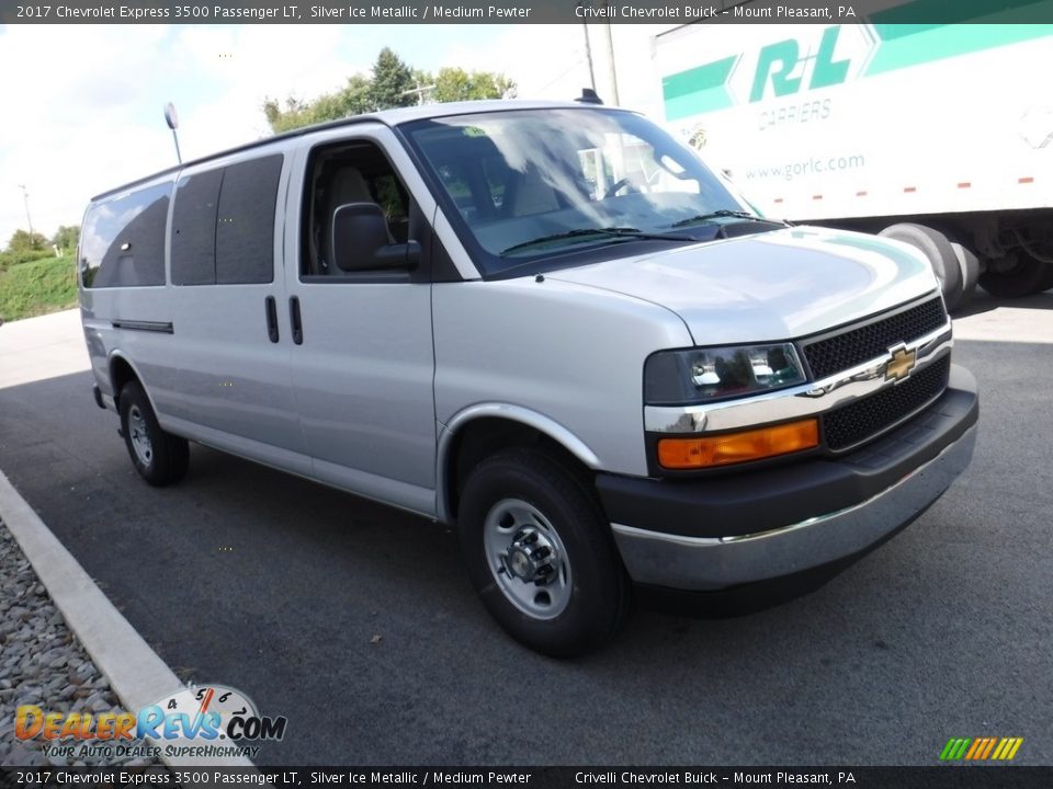 2017 Chevrolet Express 3500 Passenger LT Silver Ice Metallic / Medium Pewter Photo #5