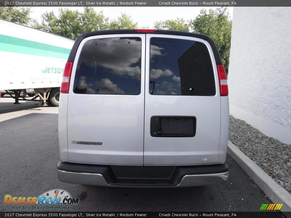 2017 Chevrolet Express 3500 Passenger LT Silver Ice Metallic / Medium Pewter Photo #6