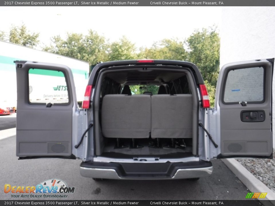 2017 Chevrolet Express 3500 Passenger LT Silver Ice Metallic / Medium Pewter Photo #18