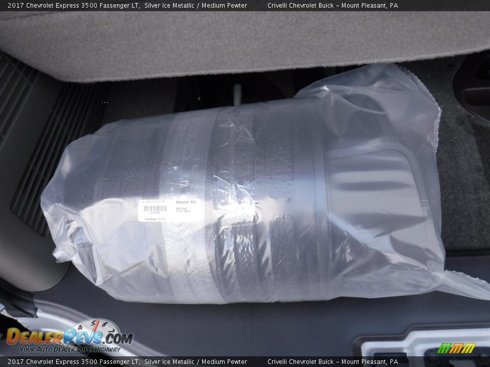 2017 Chevrolet Express 3500 Passenger LT Silver Ice Metallic / Medium Pewter Photo #21