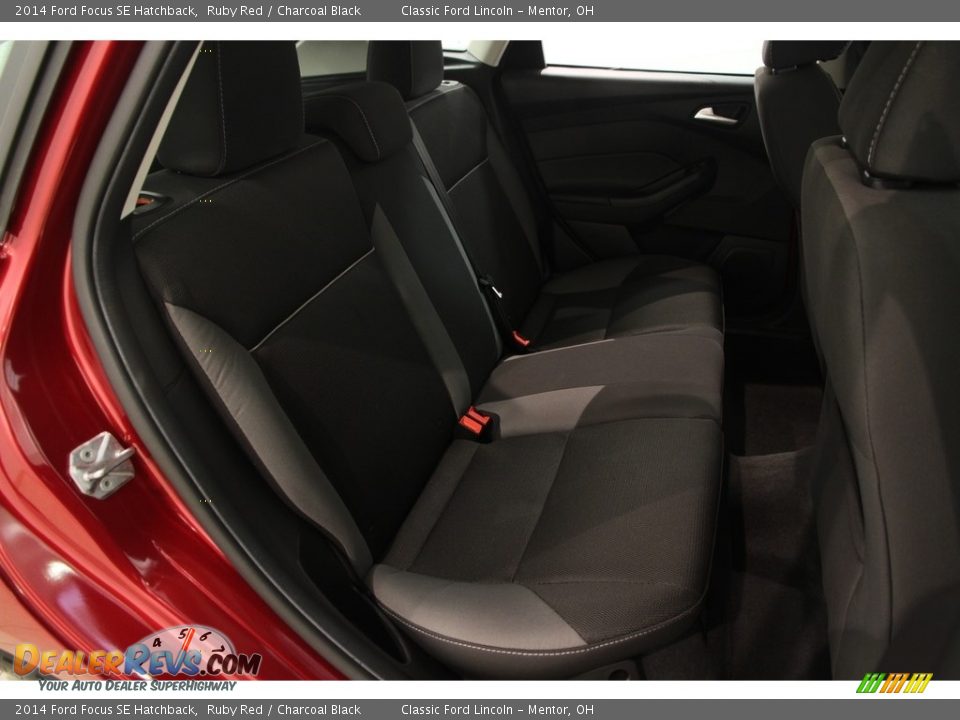 2014 Ford Focus SE Hatchback Ruby Red / Charcoal Black Photo #11