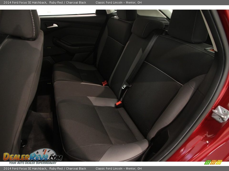 2014 Ford Focus SE Hatchback Ruby Red / Charcoal Black Photo #12