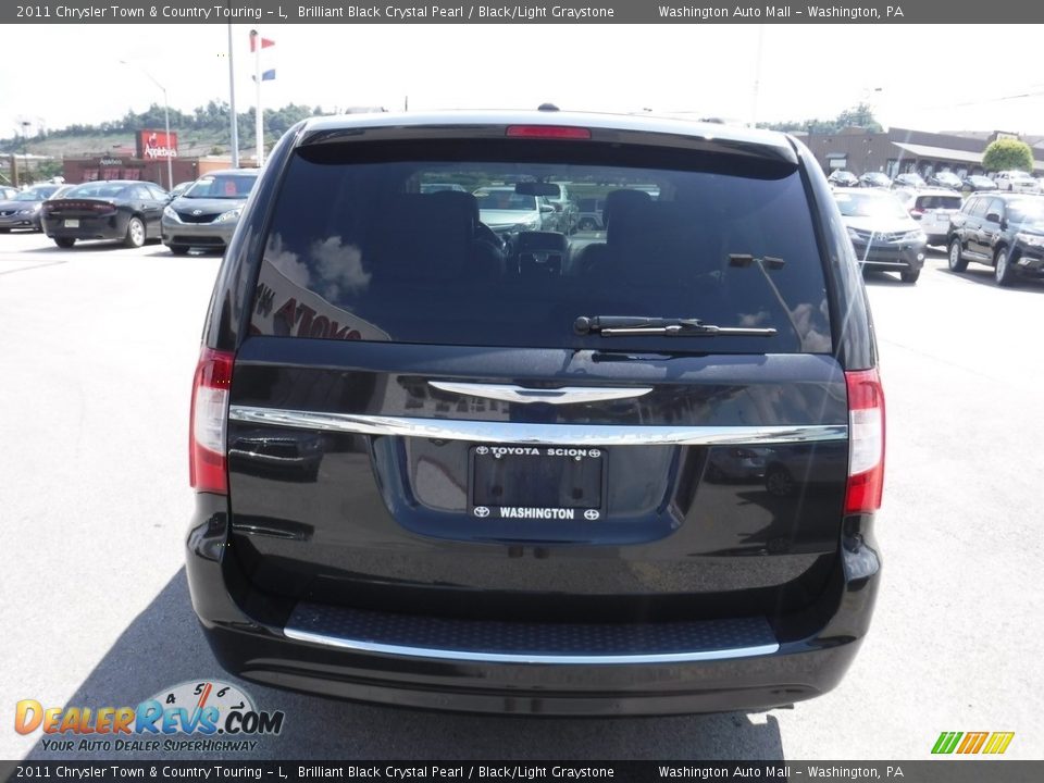 2011 Chrysler Town & Country Touring - L Brilliant Black Crystal Pearl / Black/Light Graystone Photo #8