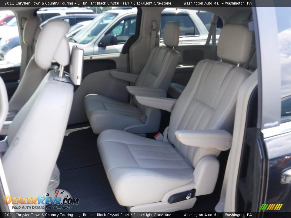 2011 Chrysler Town & Country Touring - L Brilliant Black Crystal Pearl / Black/Light Graystone Photo #20