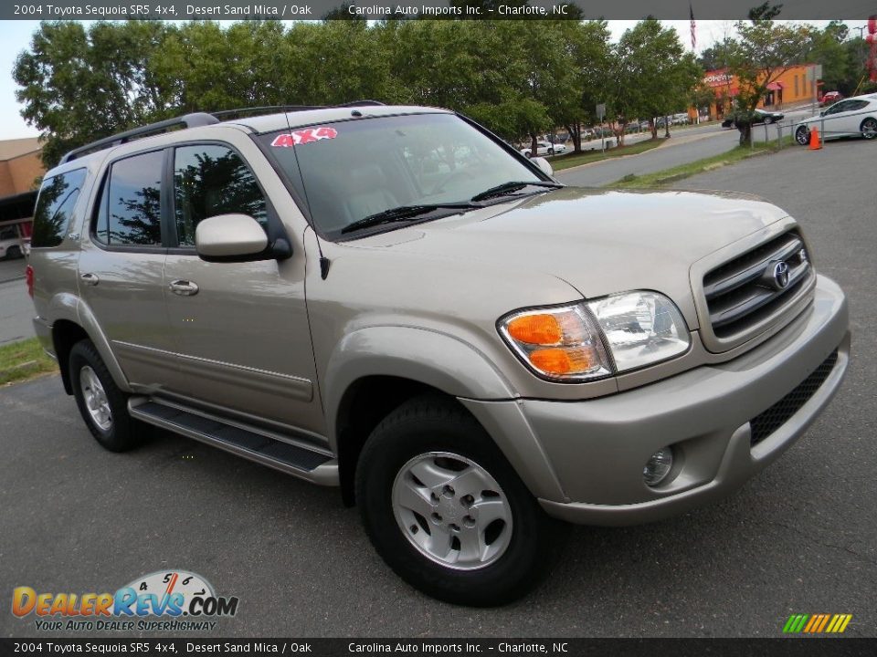 Front 3/4 View of 2004 Toyota Sequoia SR5 4x4 Photo #3