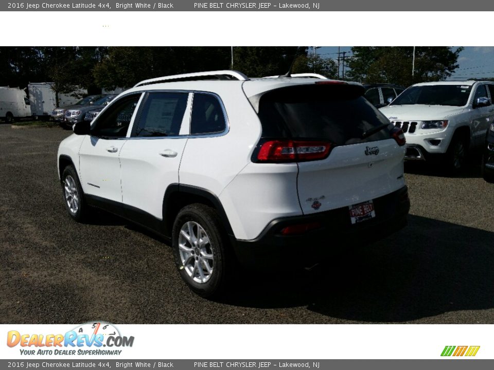 2016 Jeep Cherokee Latitude 4x4 Bright White / Black Photo #4