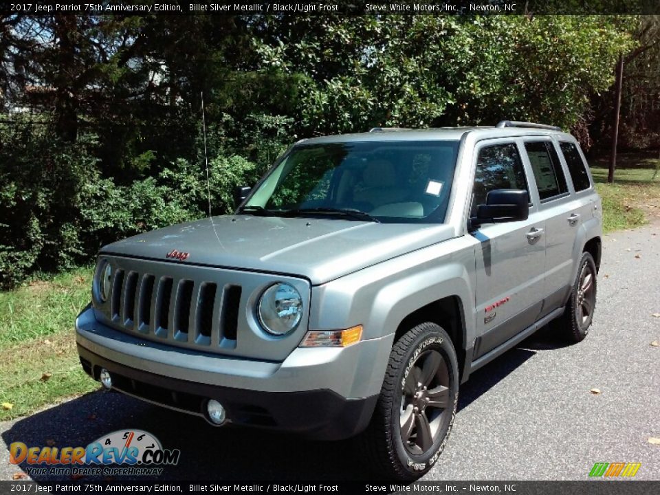Front 3/4 View of 2017 Jeep Patriot 75th Anniversary Edition Photo #2