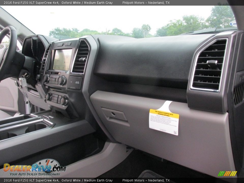 2016 Ford F150 XLT SuperCrew 4x4 Oxford White / Medium Earth Gray Photo #18