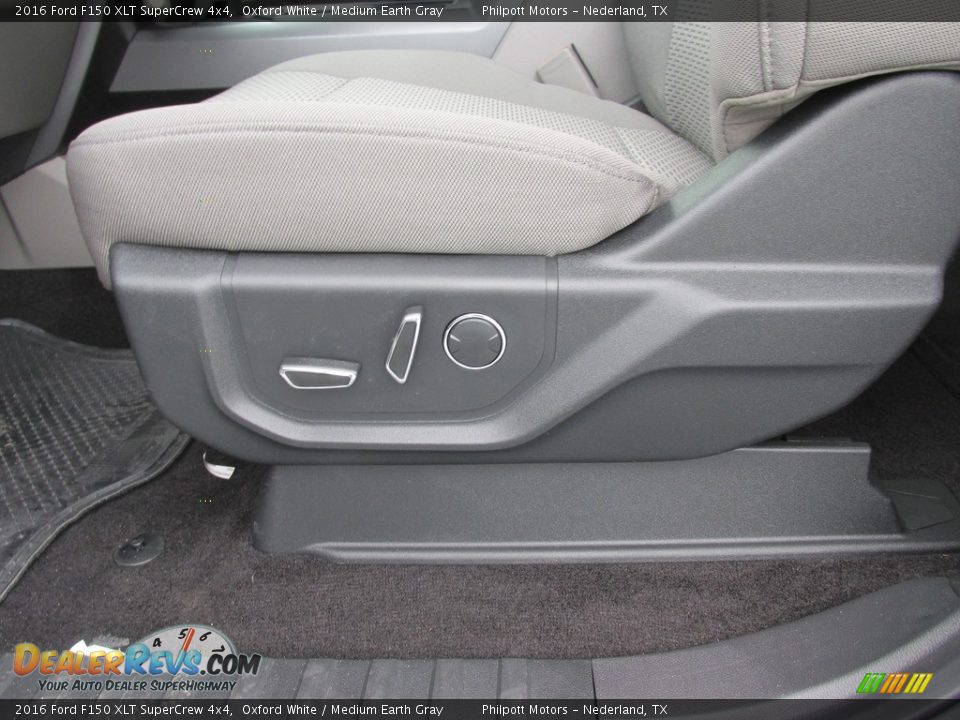 2016 Ford F150 XLT SuperCrew 4x4 Oxford White / Medium Earth Gray Photo #24