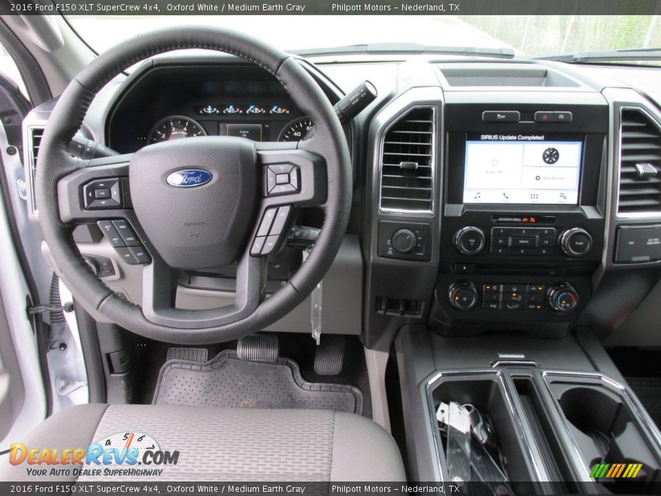 2016 Ford F150 XLT SuperCrew 4x4 Oxford White / Medium Earth Gray Photo #25