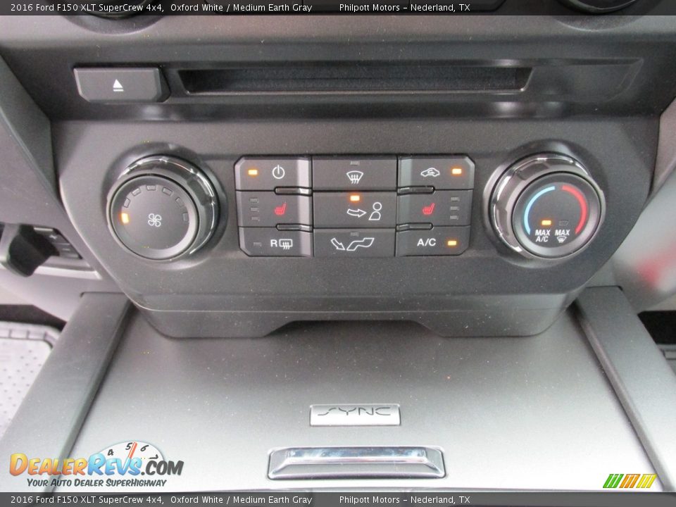 2016 Ford F150 XLT SuperCrew 4x4 Oxford White / Medium Earth Gray Photo #29