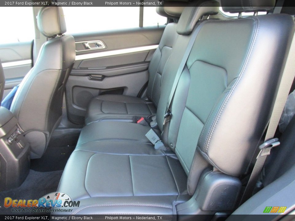 2017 Ford Explorer XLT Magnetic / Ebony Black Photo #19