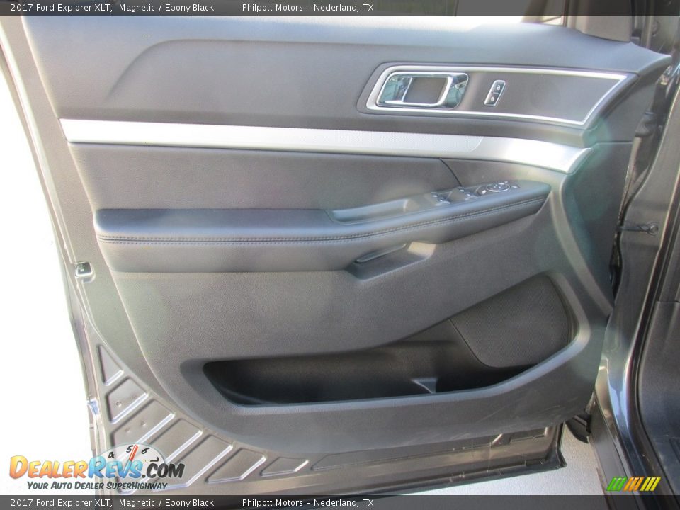 2017 Ford Explorer XLT Magnetic / Ebony Black Photo #20