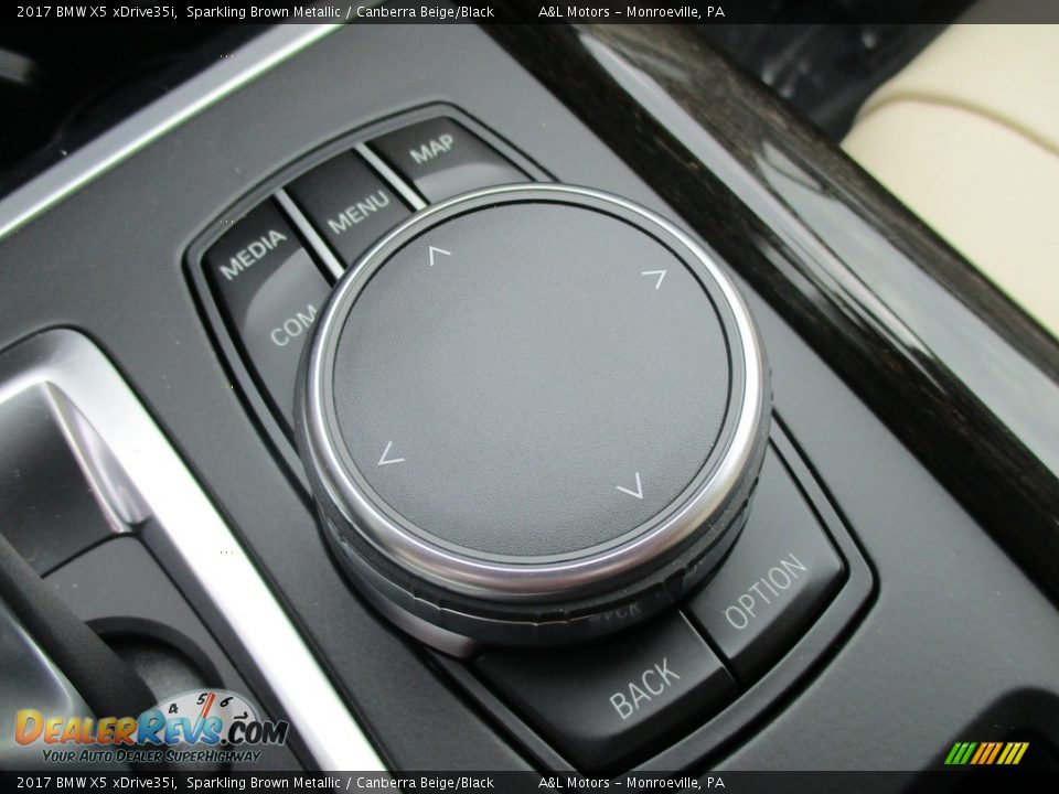 Controls of 2017 BMW X5 xDrive35i Photo #18