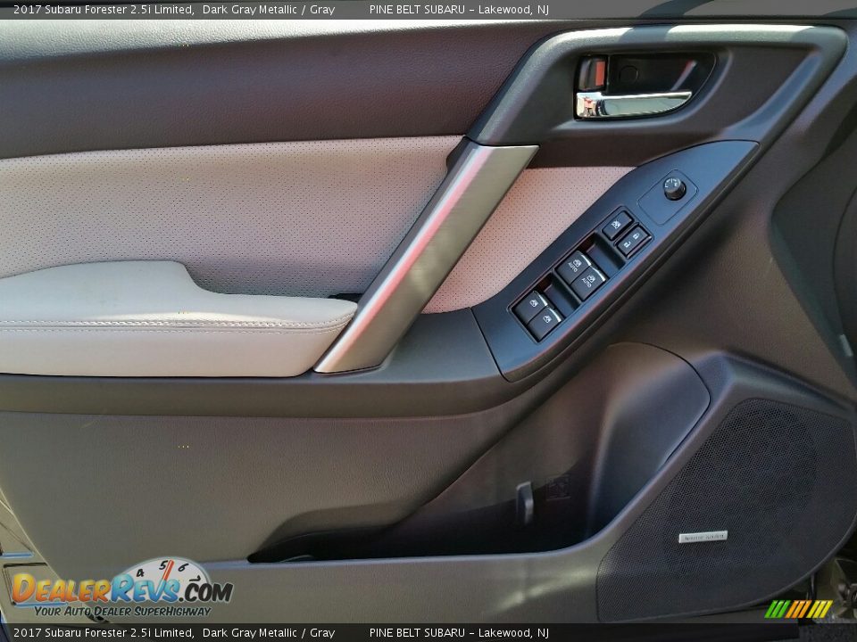2017 Subaru Forester 2.5i Limited Dark Gray Metallic / Gray Photo #8