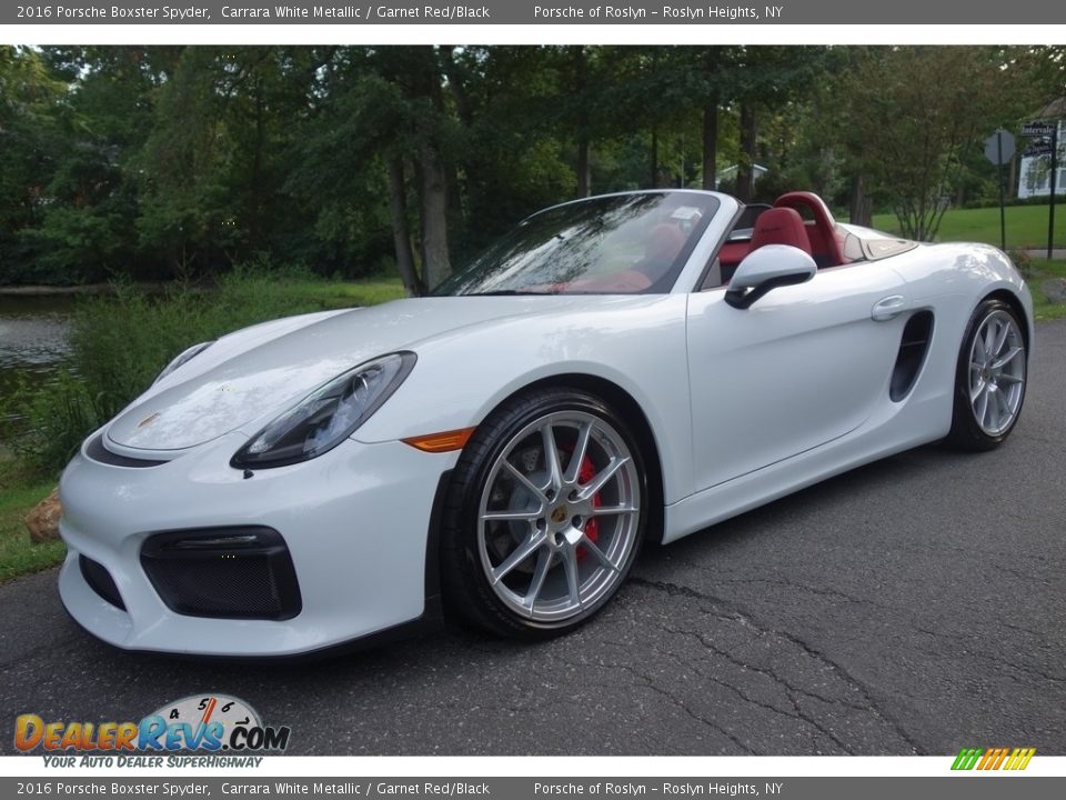 Front 3/4 View of 2016 Porsche Boxster Spyder Photo #1