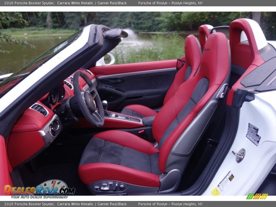 Front Seat of 2016 Porsche Boxster Spyder Photo #11