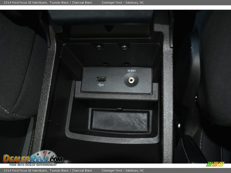 2014 Ford Focus SE Hatchback Tuxedo Black / Charcoal Black Photo #18