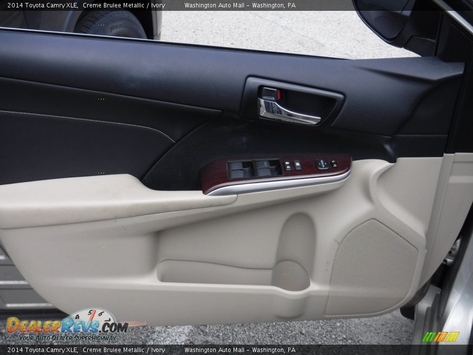 2014 Toyota Camry XLE Creme Brulee Metallic / Ivory Photo #12