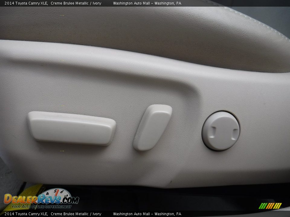 2014 Toyota Camry XLE Creme Brulee Metallic / Ivory Photo #15