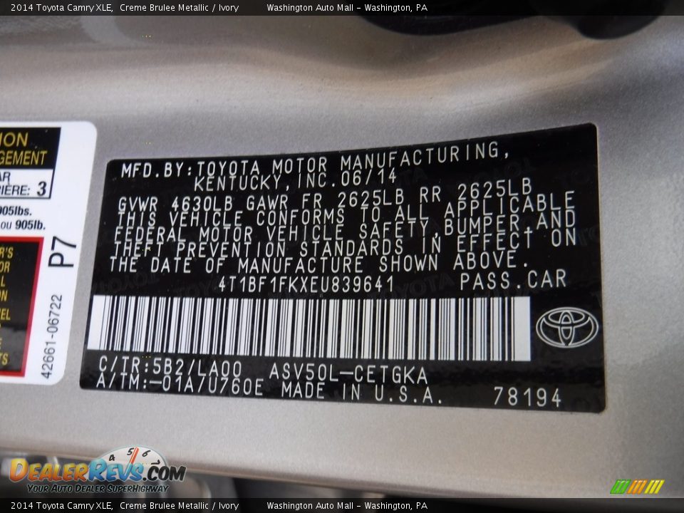 2014 Toyota Camry XLE Creme Brulee Metallic / Ivory Photo #24