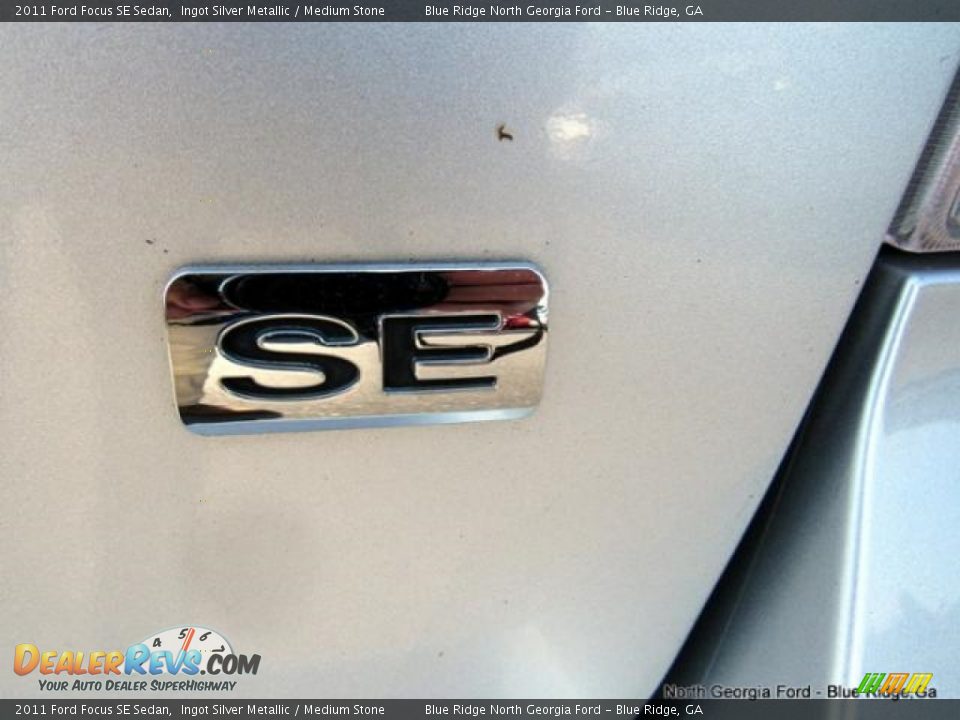 2011 Ford Focus SE Sedan Ingot Silver Metallic / Medium Stone Photo #34