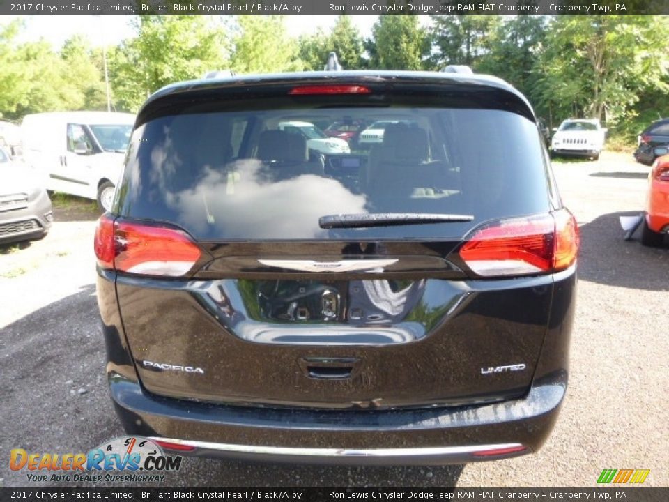 2017 Chrysler Pacifica Limited Brilliant Black Crystal Pearl / Black/Alloy Photo #5