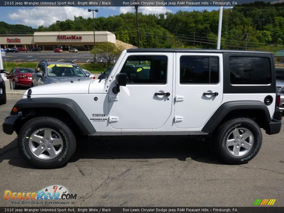 2016 Jeep Wrangler Unlimited Sport 4x4 Bright White / Black Photo #2