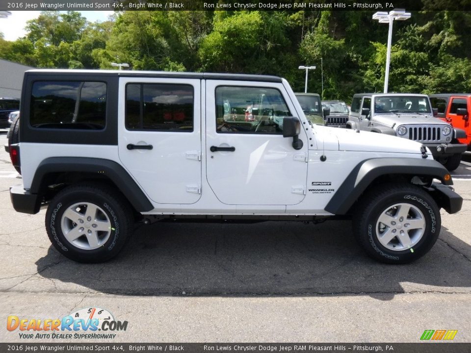 2016 Jeep Wrangler Unlimited Sport 4x4 Bright White / Black Photo #7