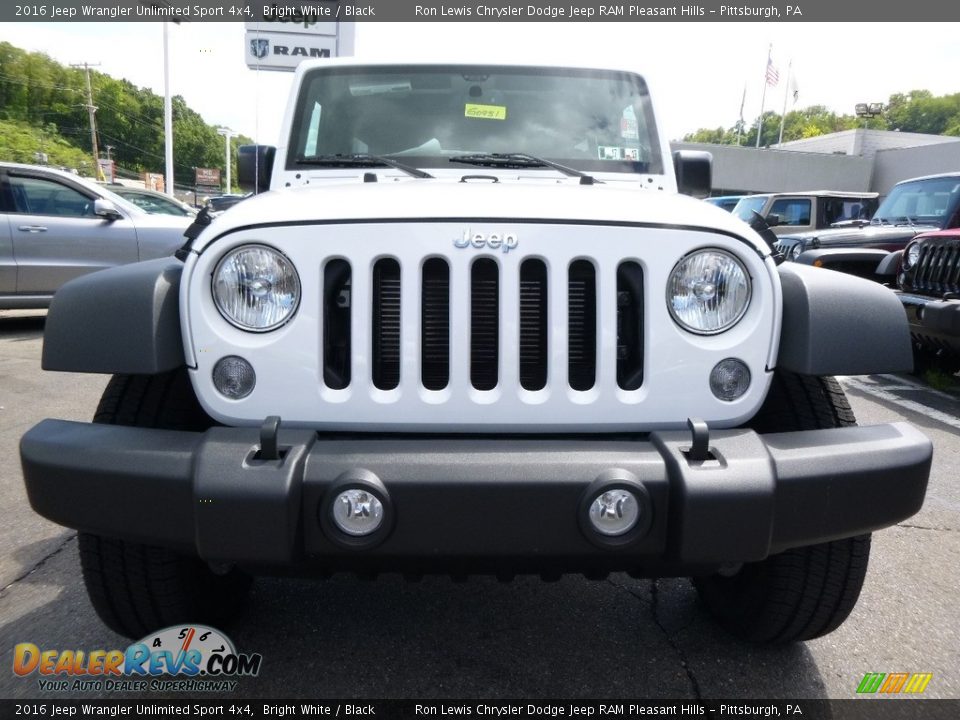 2016 Jeep Wrangler Unlimited Sport 4x4 Bright White / Black Photo #9