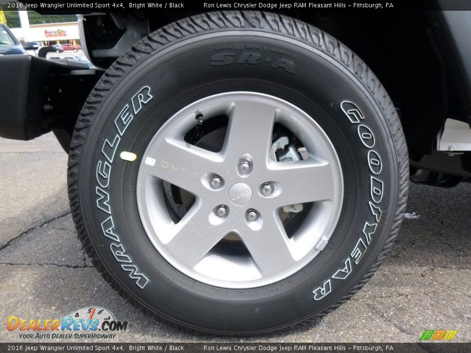 2016 Jeep Wrangler Unlimited Sport 4x4 Bright White / Black Photo #10